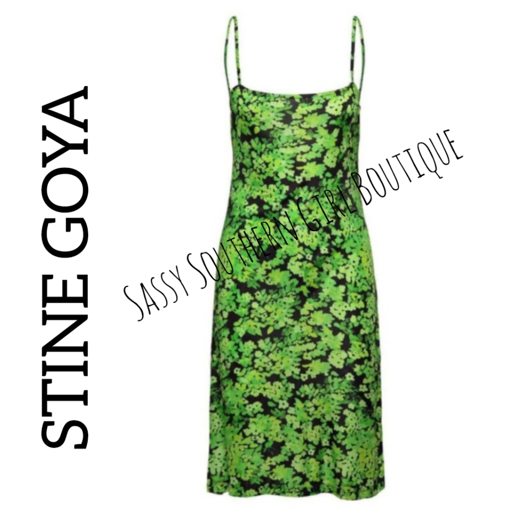 🆕⭐ STINE GOYA green black floral slip dress